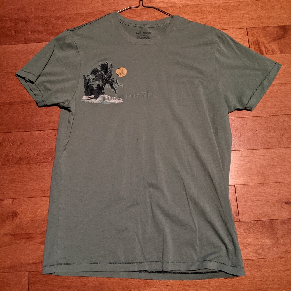 Banana Republic Men's T Shirt Excellent